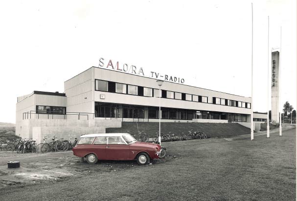 1962. NELJÄN HEHTAARIN TONTTI, 150 TELEVISIOTA PÄIVÄSSÄ